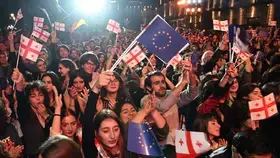 جورجيا.. تظاهر الآلاف احتجاجاً على مشروع قانون العملاء الأجانب