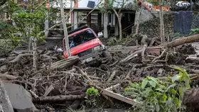 إندونيسيا.. مقتل 37 وفقد 17 في فيضانات اجتاحت سومطرة