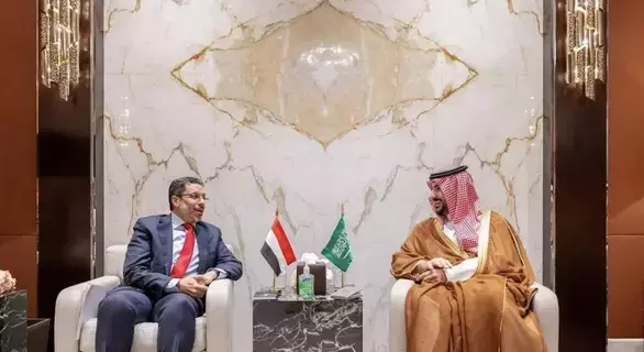 وزير الدفاع يلتقي رئيس مجلس الوزراء اليمني