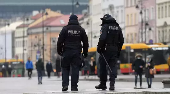 بولندا توقف شخصين بقضية الهجوم على مساعد لنافالني في ليتوانيا