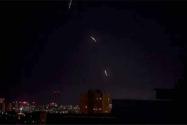 ماكرون وكالاس ينددان باستخدام روسيا صاروخ «أوريشنيك» في أوكرانيا