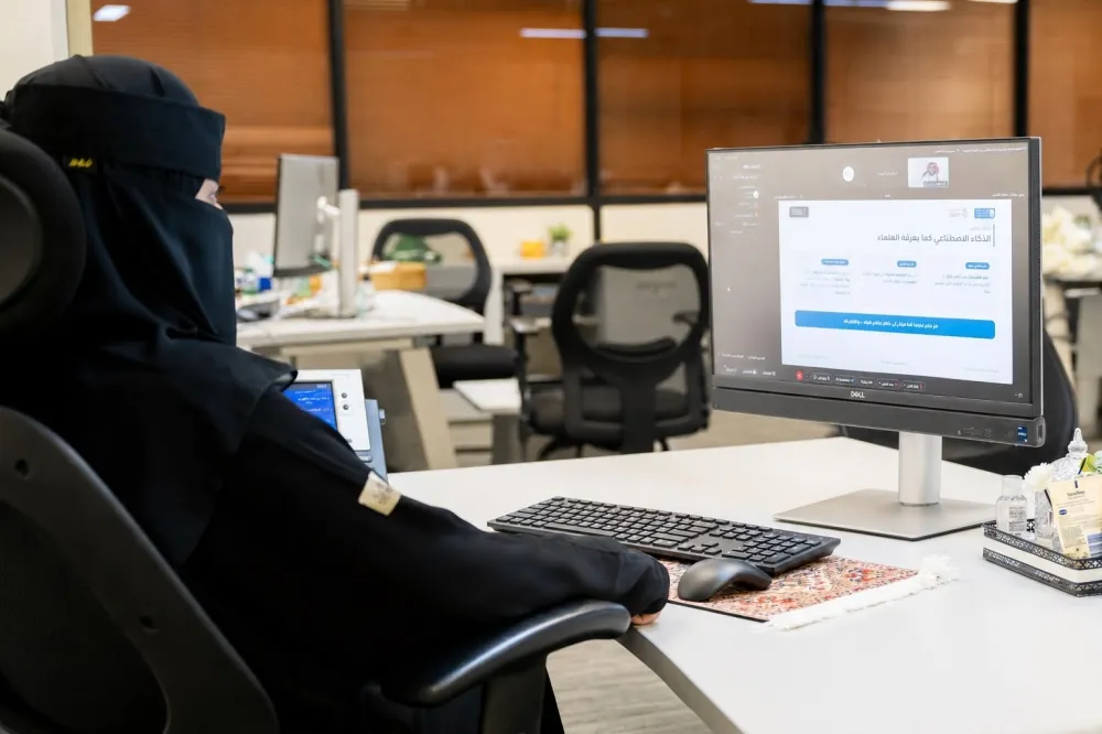 ديوان المظالم يناقش دمج الذكاء الاصطناعي في قطاع العلاقات العامة