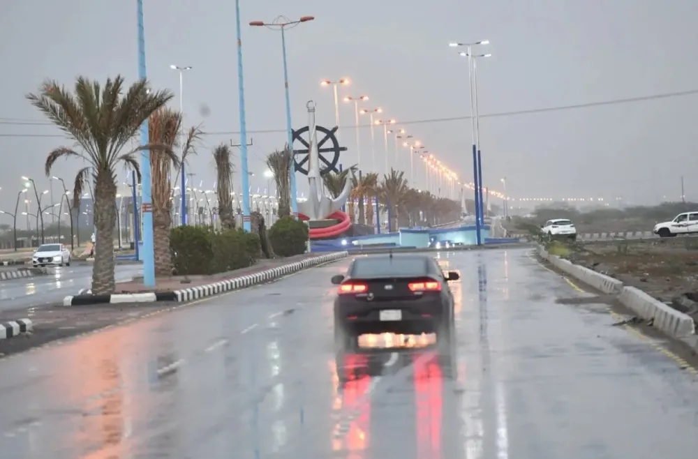 المواعيد.. "إنذار أحمر" من أمطار غزيرة على أجزاء من عسير وجازان