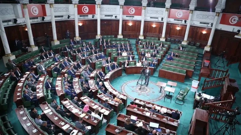 نواب يطالبون وزارة الصحة بقبول مستعملي الأكسجين في كل المؤسسات الصحية