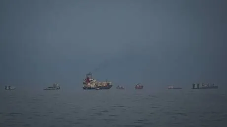 وكالة أنباء "مهر": سماع دوي ثلاثة انفجارات في جنوب قشم ومضيق هرمز