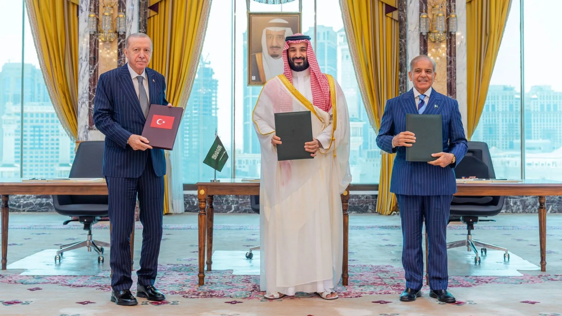 وزير خارجية باكستان ينشر 7 إيضاحات حول اتفاقية مكة للدفاع المشترك مع السعودية وتركيا