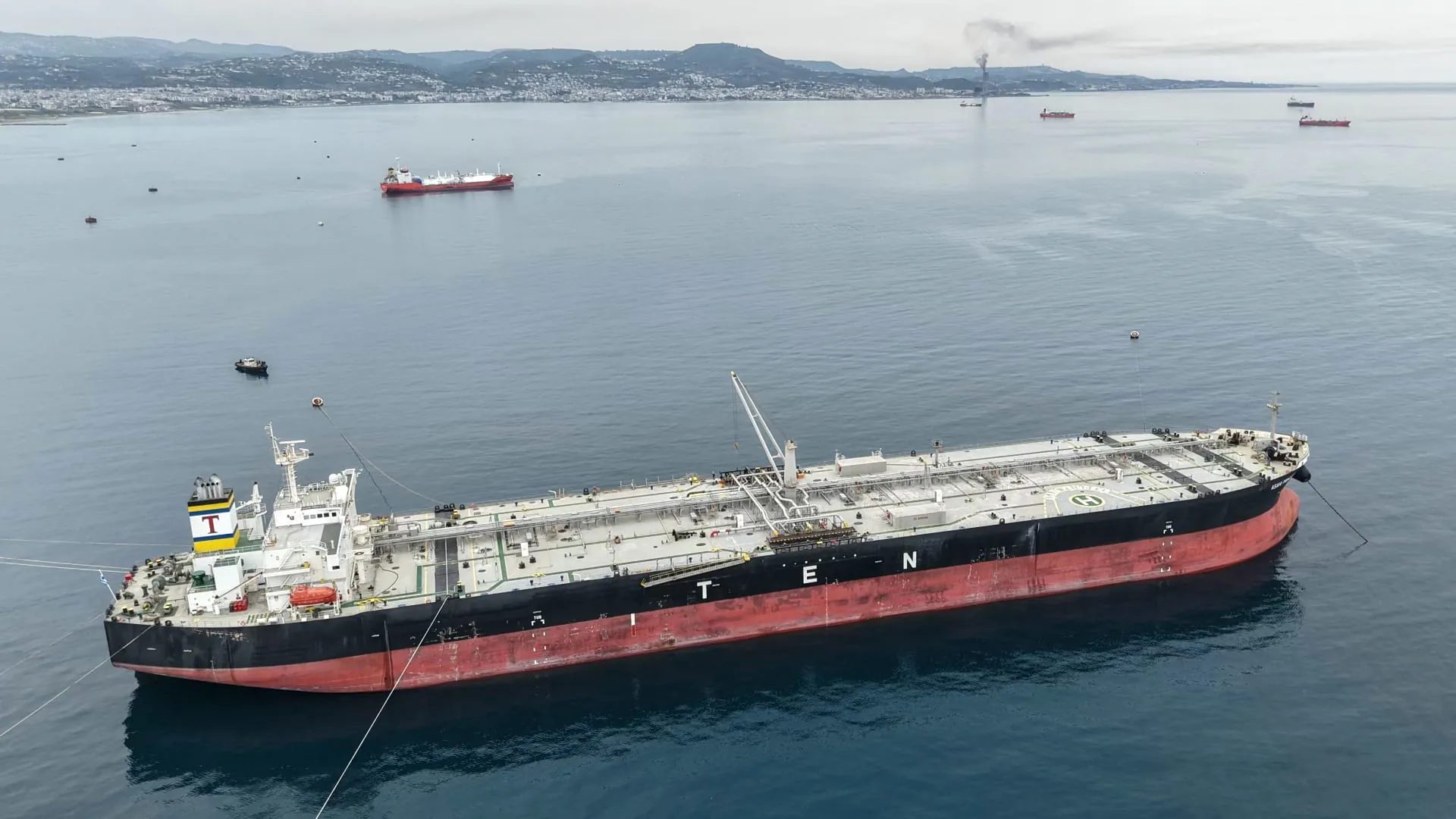 مسارات الطاقة العالمية الرئيسية تواجه مخاطر الحروب والقرصنة