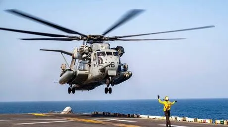 البحرية الأمريكية تعلن اعتراض سفينة إيرانية كانت متجهة إلى إيران