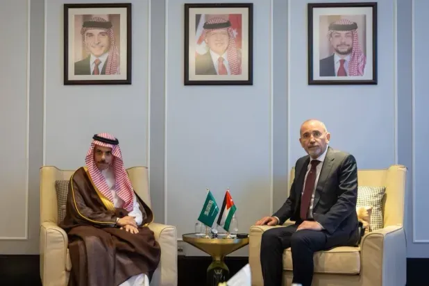وزيرا خارجية السعودية والأردن يبحثان التطورات بالمنطقة