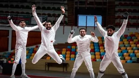 بعد الفوز على اسرائيل.. وزير الرياضة المصري يهنئ أبطال بلاده لسلاح السيف (فيديو)