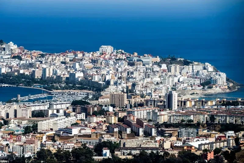 دراسة: سكان من أصول مغربية يقتربون من الأغلبية في سبتة ومليلية