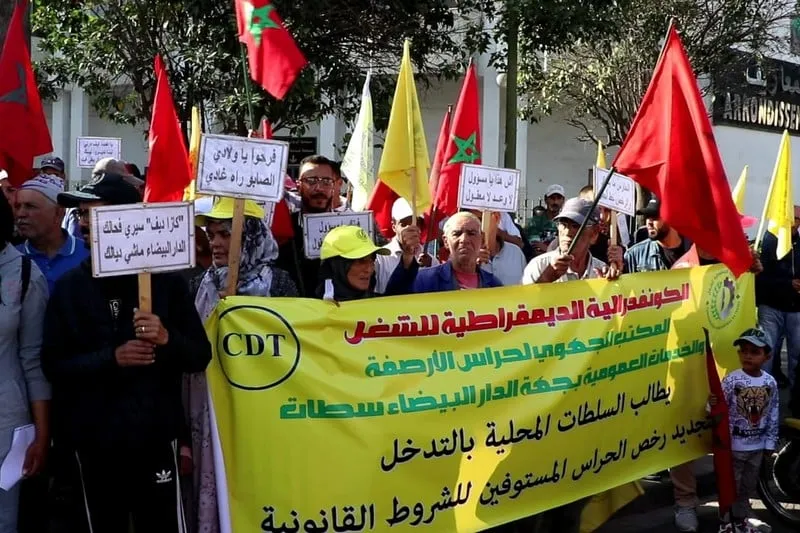 حراس سيارات يطالبون بتجديد الرخص