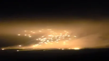 مراسلة RT: إسرائيل تقصف مناطق في جنوب لبنان بالفوسفوري (فيديو)