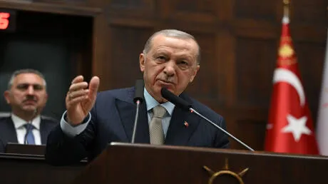 استطلاع: تراجع دعم أردوغان داخل بعض قواعد التحالف الحاكم