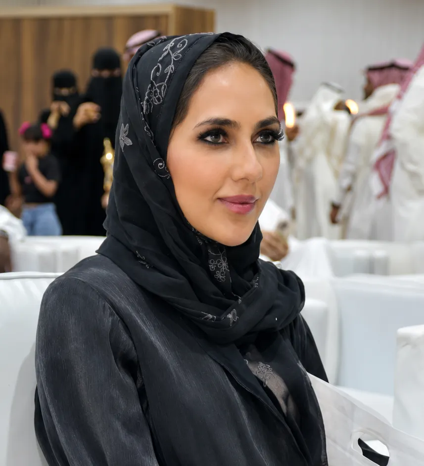 عبر عالم الطيران.. طالبات بجامعة أم القرى يستعرضن أعمالهن الإبداعية