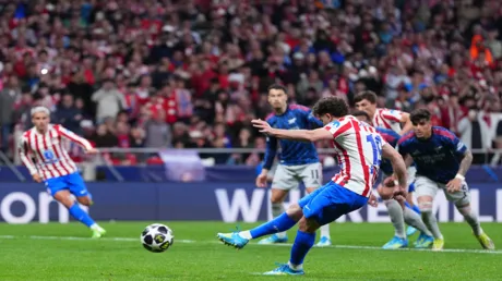 أتلتيكو مدريد وأرسنال يفترقان على التعادل في ذهاب نصف نهائي دوري الأبطال