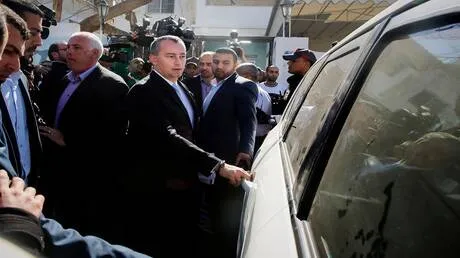 ملادينوف: حركة حماس تضع سلسلة من الشروط مقابل التخلي عن سلاحها