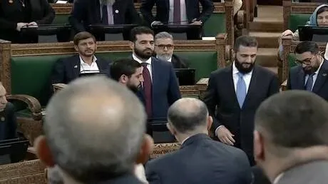 خبير الدستور يقود البرلمان السوري: العواك رئيساً لمجلس الشعب في دورته التأسيسية