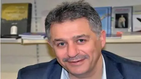 لبنان.. نقل السفير الفلسطيني السابق للمستشفى بعد توقيفه بتهم فساد واختلاس