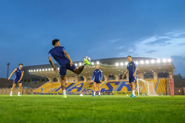 النصر يعزل لاعبيه عن «المؤثرات الخارجية» قبل مواجهة الأهلي