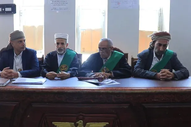 الحوثيون يعيدون تشكيل القضاء ويضيّقون على النساء