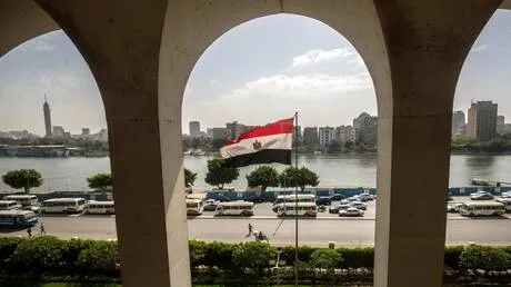 بتوجيهات رئاسية.. مصر تعلن عن اتصالات مكثفة مع دول خليجية وقوى إقليمية 