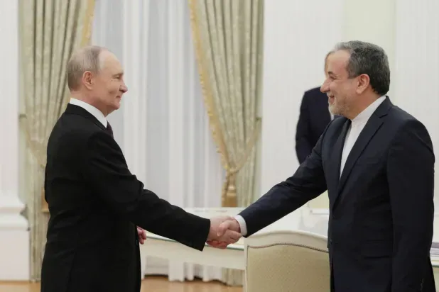 بوتين يعتزم لقاء وزير الخارجية الايراني