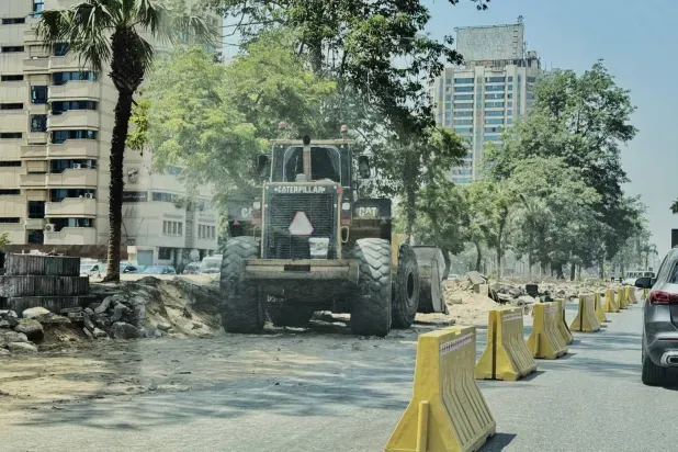 لماذا تتحول مشروعات تطوير الشوارع والحدائق في مصر إلى مصدر للقلق؟