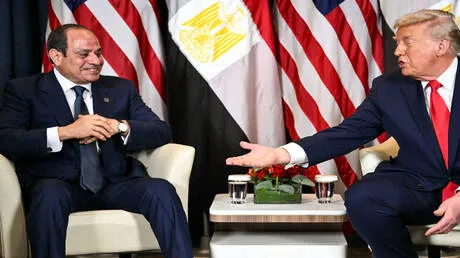 السيسي يعرب عن ارتياحه لسلامة ترامب