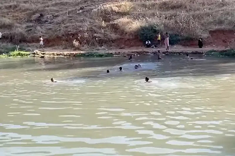 فاس بلا مسابح عمومية