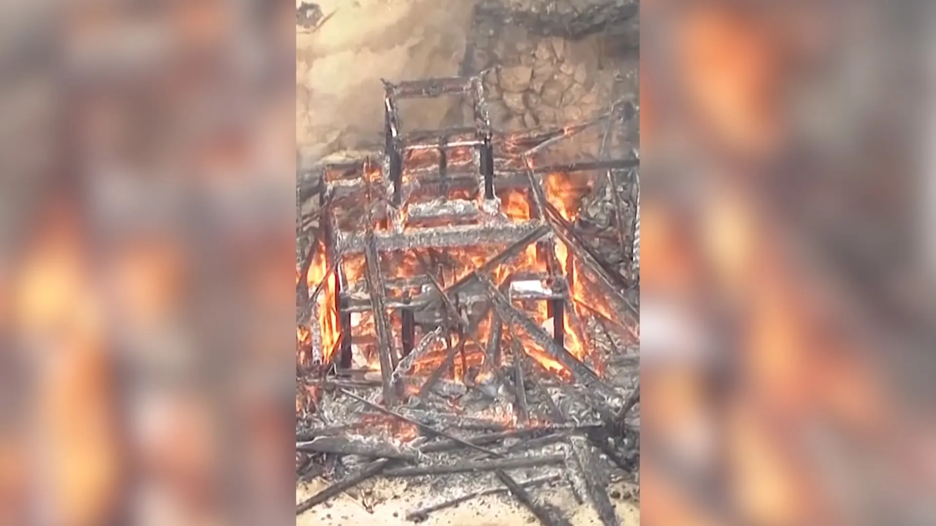 حريق هائل يلتهم معبدًا يابانيًا يضم شعلة متّقدة منذ مئات السنين