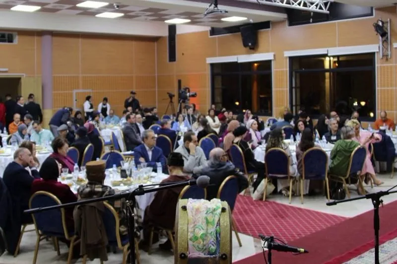شعراء إعلاميون يجتمعون في طنجة