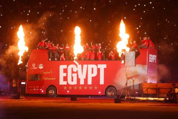تكريم «الفراعنة» باستاد القاهرة يفي بالغرض… ويجلب انتقادات