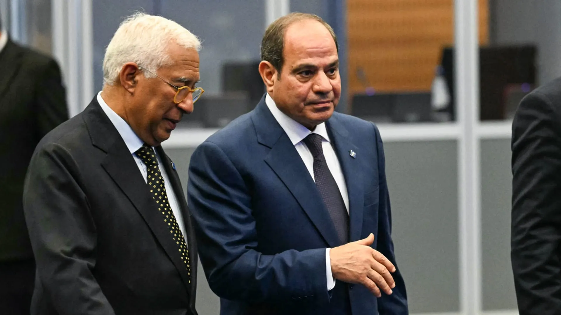 السيسي يوضح موقف مصر من هجمات إيران على الخليج والأردن والعراق