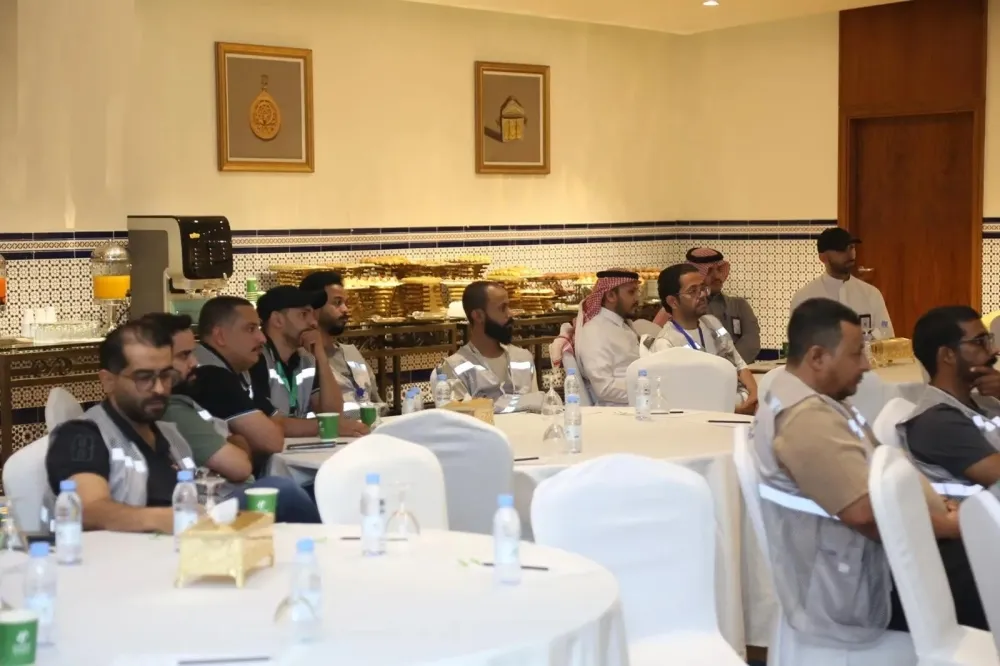 الدفاع المدني ينظم محاضرات توعوية لمنسوبي الجهات العاملة في الحج