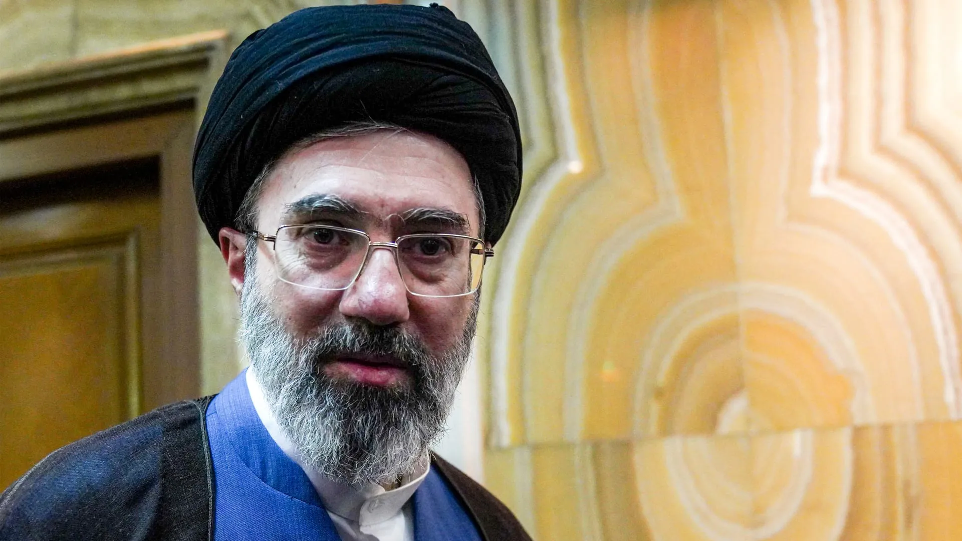 إعلام إيراني: نشر صور للمرشد الأعلى مجتبى خامنئي في أماكن عامة قريبًا