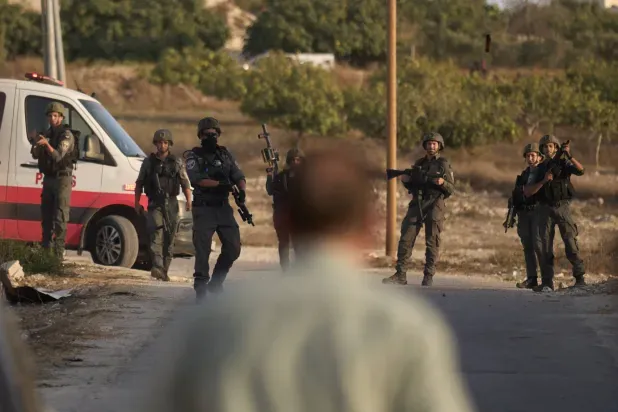 استمرار هجمات المستوطنين بالضفة... وإحراق مسجد قيد الإنشاء في نابلس