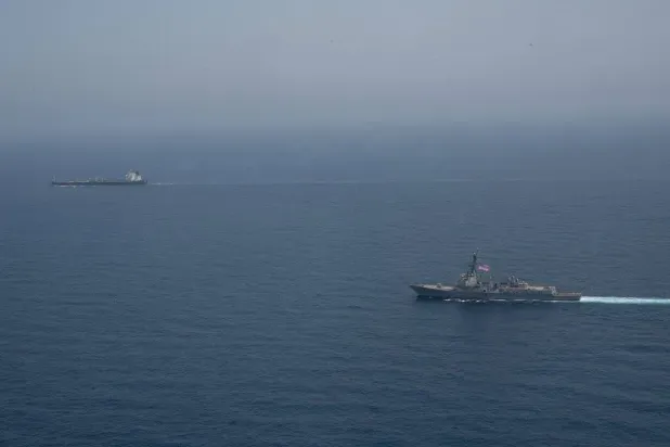 الحصار الأميركي يعيد ناقلات نفط إيرانية إلى الموانئ