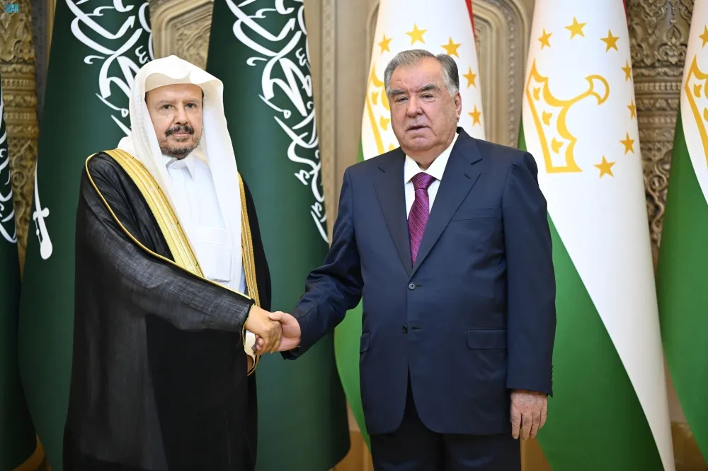 رئيس مجلس الشورى يستعرض العلاقات الثنائية مع رئيس طاجيكستان