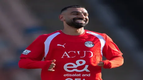 رد صلاح على مشجع مصري بمعسكر كأس العالم يثير تفاعلا.. لماذا ذكر السعودية؟