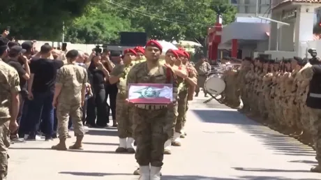 مراسم عسكرية تكريما لجنرال لبناني قتل في غارة جوية إسرائيلية