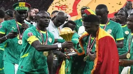 "وثيقة تثير الجدل".. ما حقيقة إعادة كأس إفريقيا لمنتخب السنغال؟ (صورة)