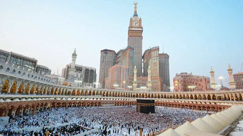 مفتي الجمهورية للحجيج: هنيئا لكم بالطواف حيث شُرّفت الأرض بأقدام النبي