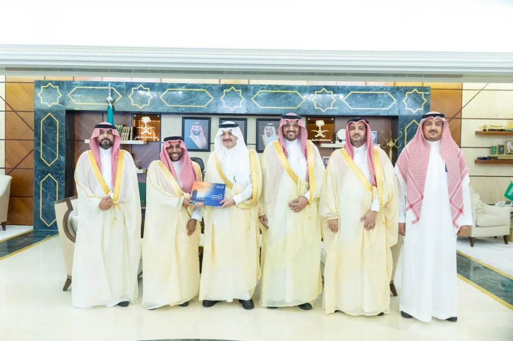 أمير الشرقية يستقبل مدير صندوق تنمية الموارد البشرية بالمنطقة