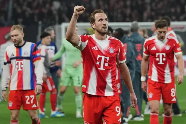 بايرن ميونيخ يفتح ملف تجديد عقد هاري كين ويغلق الباب أمام رحيل أوليسيه