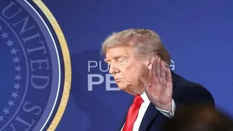 ترامب يعلن موقفه من شن ضربات أمريكية جديدة على إيران