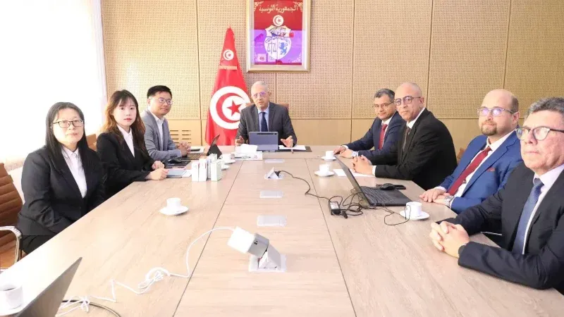 وزارة الصحة تبحث شراكة تونسية–صينية لدعم صناعة الأدوية البيولوجية