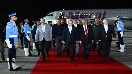 وكالة "مهر": عراقجي سيعود من مسقط إلى إسلام آباد مجددا قبل سفره إلى موسكو