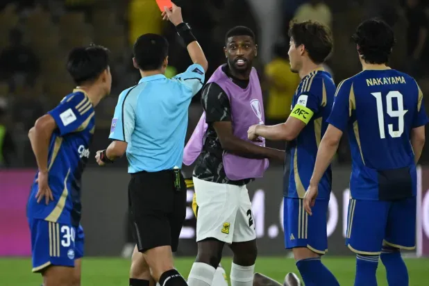 الآسيوي يوقف شراحيلي الاتحاد 10 مباريات
