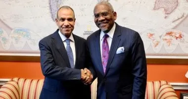 بدر عبد العاطى يلتقى زعيم الأقلية الديمقراطية فى لجنة الخارجية بالنواب الأمريكي